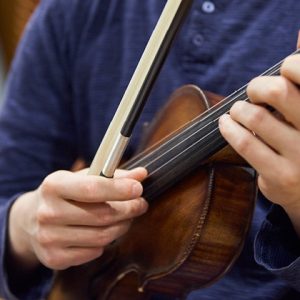 Read more about the article Professional Violin Mastery 2024: Tips for World-Class Performance