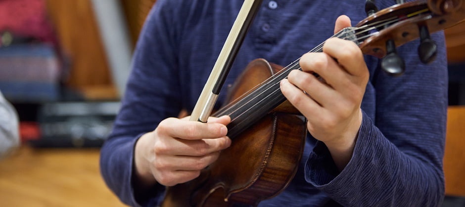 You are currently viewing Professional Violin Mastery 2024: Tips for World-Class Performance